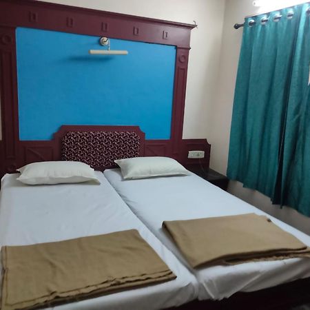 Anjana Hotels Theni Exterior photo