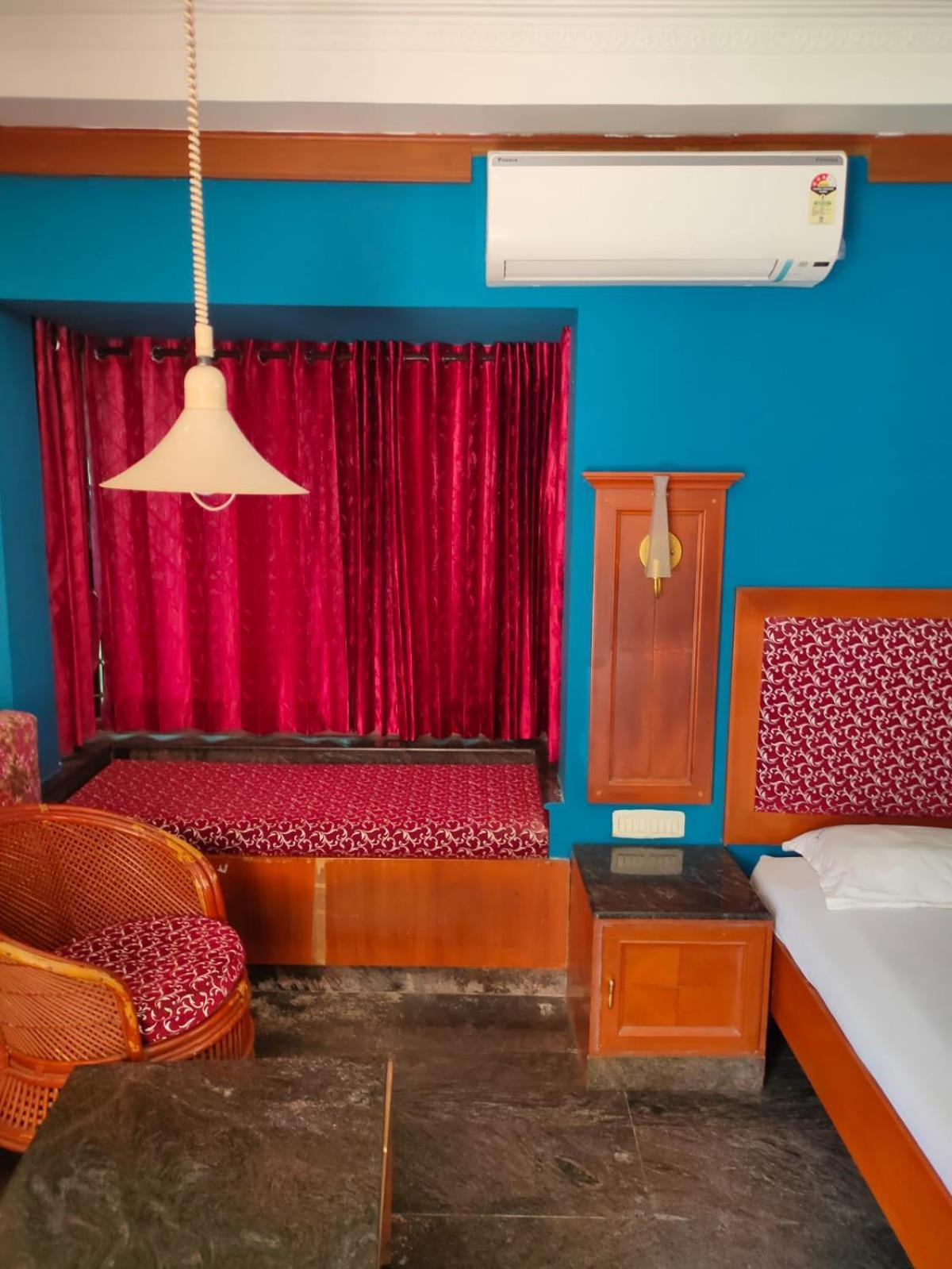 Anjana Hotels Theni Exterior photo