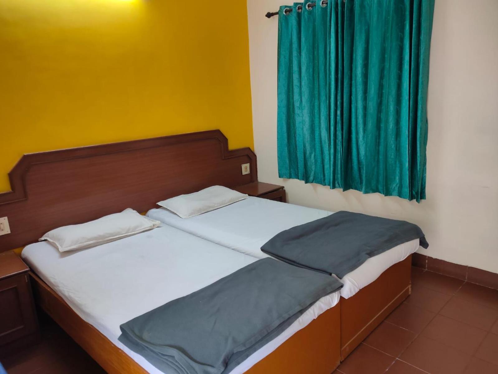 Anjana Hotels Theni Exterior photo